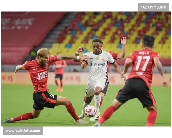 成都蓉城与塞超边锋转会谈判进展及时更新